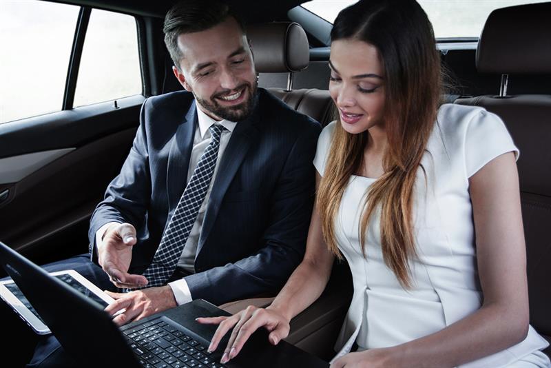 Support representative assisting with demo request, customer service image