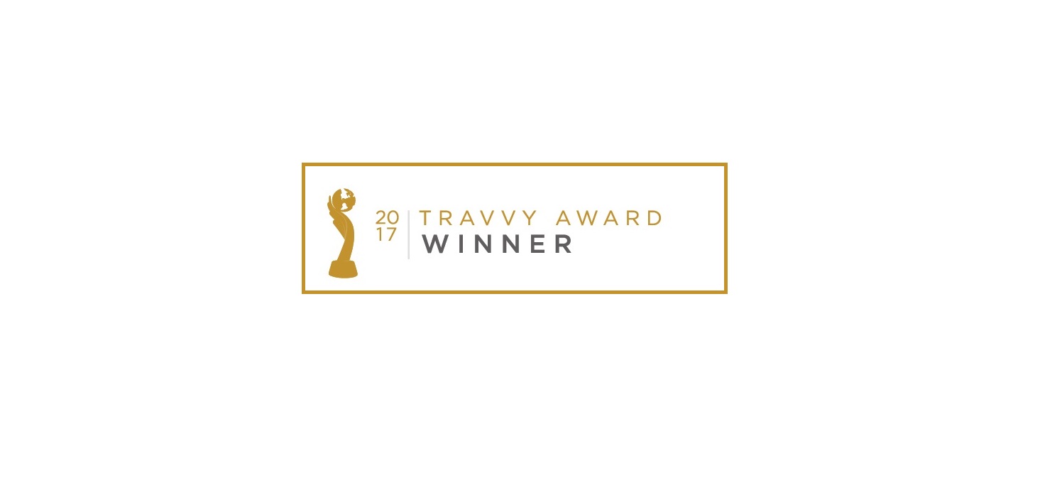 2017 Travvy Awards Winner Gold Carey logo badge